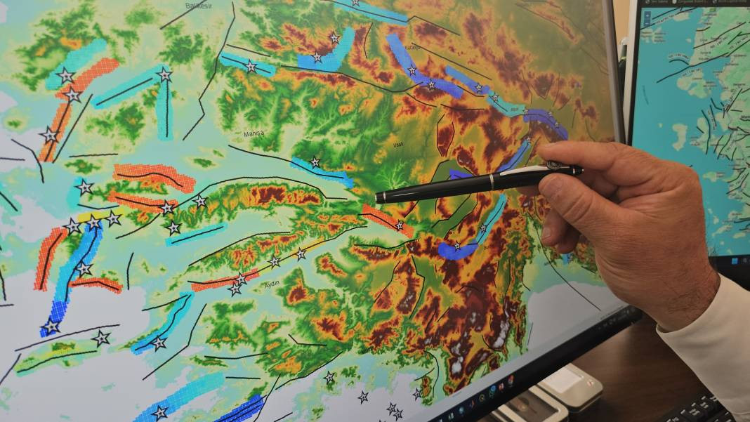 Deprem profesörü en yakın ve yüksek riskli bölgeyi açıkladı: Bölgede kırılmamış varlar var - Resim: 13